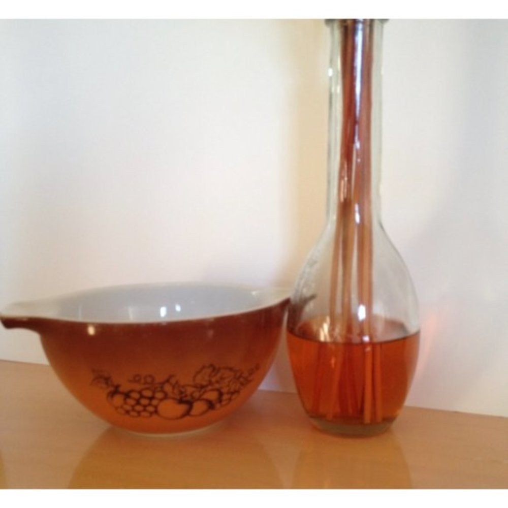 Vintage Pyrex #441 Old Orchard Cinderella Bowl 1.5 pt.